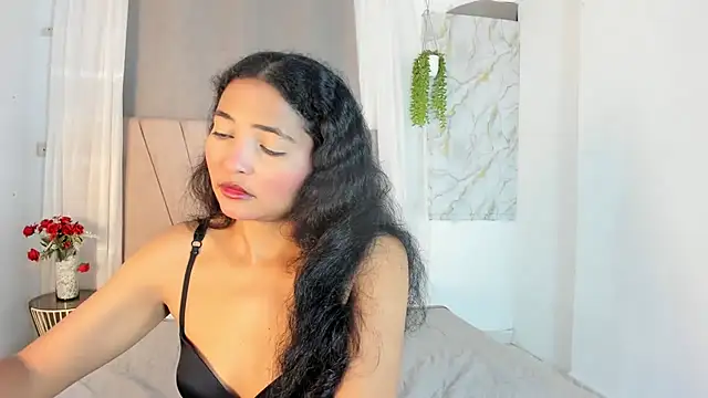 Snapshot of Elayha_28 chatting on 06.07.26 Elayha 28 online show from 06.07.26