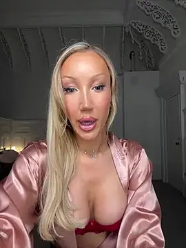 Snapshot of Allana29 chatting on 03.19.26 Allana29 online show from 03.19.26