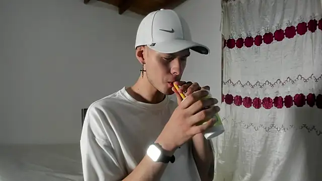Snapshot of Vlad__night chatting on 04.27.26 Vlad night online show from 04.27.26