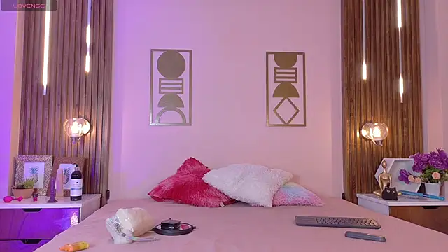 Snapshot of Hanna-Winchester chatting on 02.19.26 Hanna-Winchester online show from 02.19.26