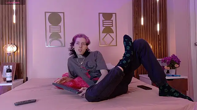 Snapshot of Hanna-Winchester chatting on 02.20.26 Hanna-Winchester online show from 02.20.26