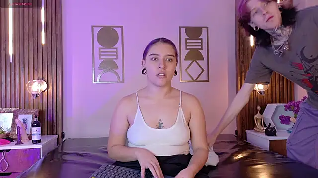 Snapshot of Hanna-Winchester chatting on 02.21.26 Hanna-Winchester online show from 02.21.26