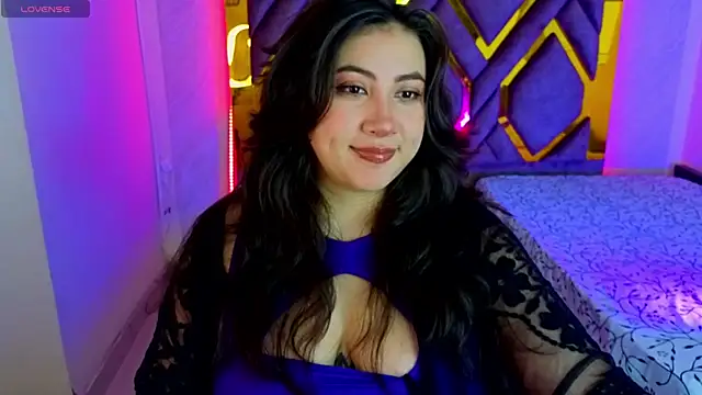 Snapshot of Luvienne chatting on 04.22.26 Luvienne online show from 04.22.26