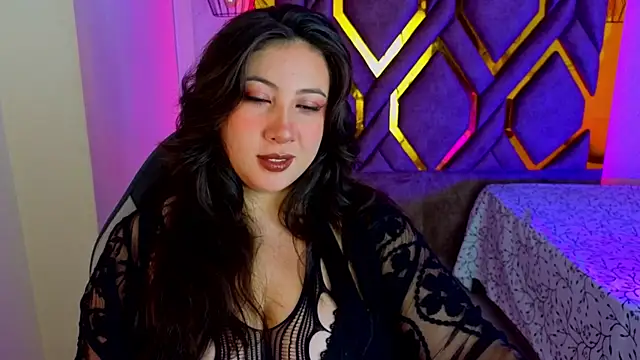 Snapshot of Luvienne chatting on 05.09.26 Luvienne online show from 05.09.26