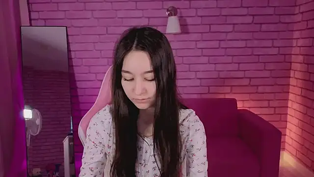 Snapshot of Nicole_Brownie chatting on 02.17.26 Nicole Brownie online show from 02.17.26