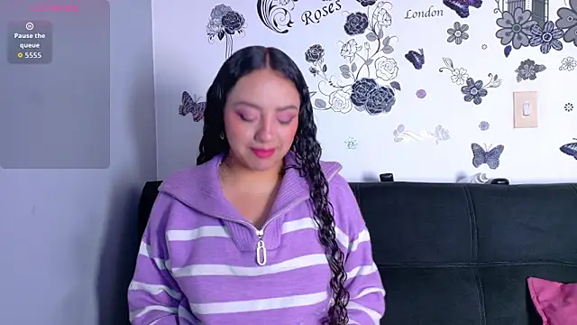 Snapshot of emiily_curly chatting on 02.09.26 emiily curly online show from 02.09.26