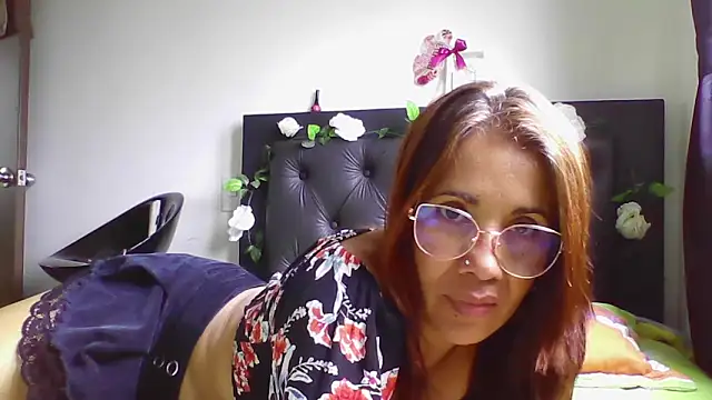 Snapshot of camila_star10 chatting on 05.19.26 camila star10 online show from 05.19.26