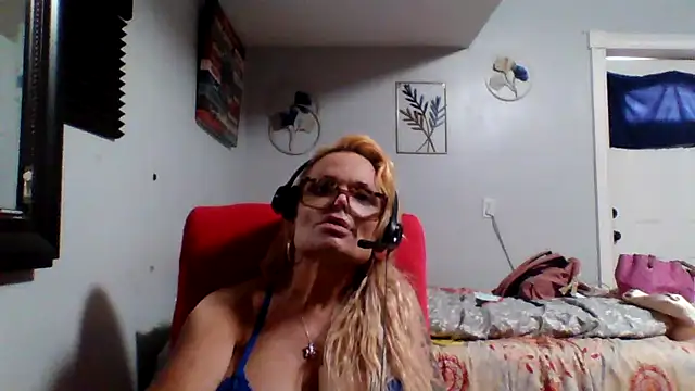 Snapshot of starandsky chatting on 06.10.26 starandsky online show from 06.10.26