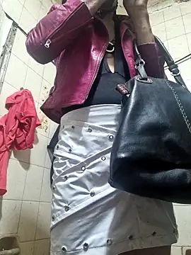 Snapshot of veronicatvcroosleather chatting on 02.02.26 veronicatvcroosleather online show from 02.02.26