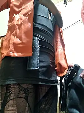 Snapshot of veronicatvcroosleather chatting on 02.12.26 veronicatvcroosleather online show from 02.12.26