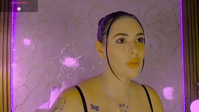 Snapshot of milaocean chatting on 02.04.26 milaocean online show from 02.04.26