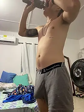 Snapshot of vanilla_Kush chatting on 02.20.26 vanilla Kush online show from 02.20.26