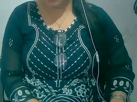 Cute Aliyaa online show from 03.12.26