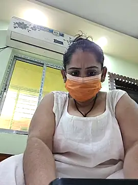 Snapshot of diyam4002 chatting on 02.05.26 diyam4002 online show from 02.05.26