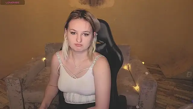 Snapshot of grase_neon chatting on 02.06.26 grase neon online show from 02.06.26