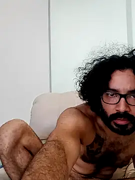 Snapshot of Batou1683 chatting on 02.11.26 Batou1683 online show from 02.11.26