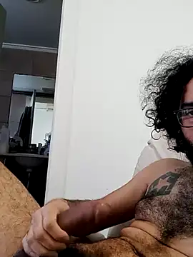 Snapshot of Batou1683 chatting on 02.12.26 Batou1683 online show from 02.12.26