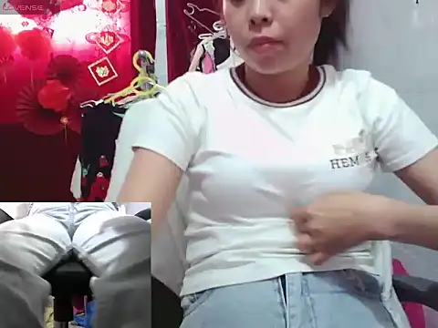 Snapshot of song_ngan chatting on 02.25.26 song ngan online show from 02.25.26