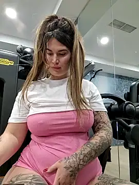 Snapshot of TattooGirlAlia chatting on 12.28.24 TattooGirlAlia online show from 12.28.24