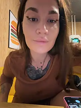 TattooGirlAlia online show from 11.22.25