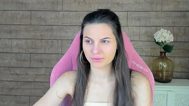 Snapshot of AliceVersal chatting on 02.06.26 AliceVersal online show from 02.06.26