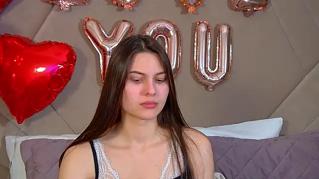 Snapshot of AliceVersal chatting on 02.16.26 AliceVersal online show from 02.16.26