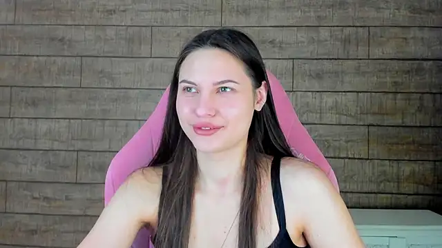 Snapshot of AliceVersal chatting on 03.04.26 AliceVersal online show from 03.04.26