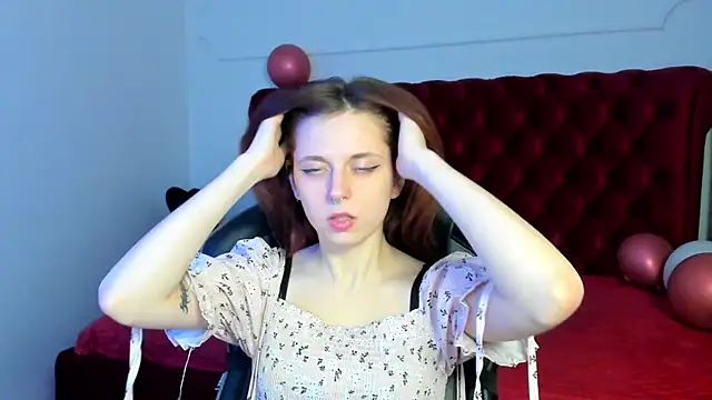 Snapshot of FreyaVey chatting on 02.25.26 FreyaVey online show from 02.25.26