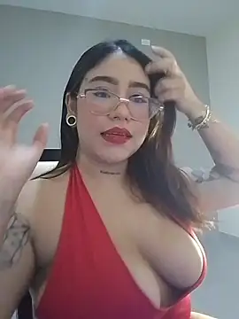 Snapshot of Helll_girll chatting on 02.14.26 Helll girll online show from 02.14.26