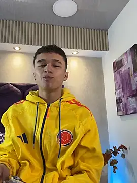 Snapshot of Dominik_Souza chatting on 06.16.26 Dominik Souza online show from 06.16.26