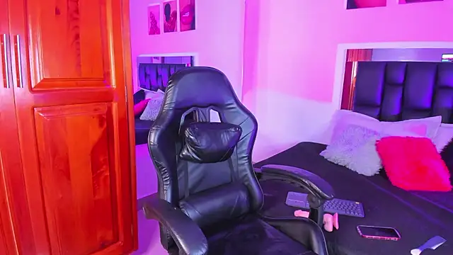 Isabella Moon9 online show from 03.09.26