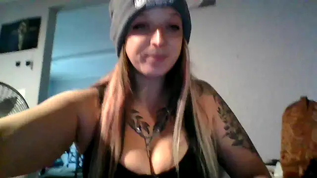 Snapshot of Gypsymomma17 chatting on 06.10.26 Gypsymomma17 online show from 06.10.26