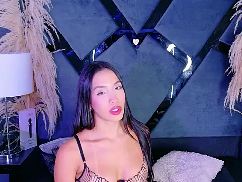 Snapshot of KylieWhitee chatting on 02.06.26 KylieWhitee online show from 02.06.26