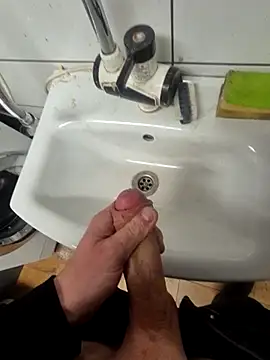 Snapshot of kondec chatting on 02.21.26 kondec online show from 02.21.26