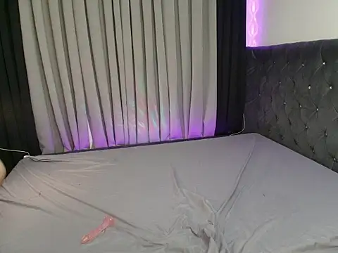 Avery West online show from 03.03.26