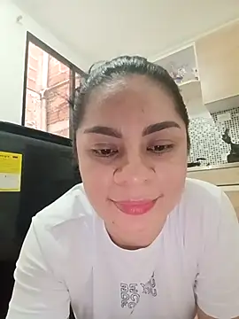 Snapshot of luna_pinky chatting on 02.13.26 luna pinky online show from 02.13.26