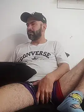 Snapshot of hairyandbigmann chatting on 02.02.26 hairyandbigmann online show from 02.02.26