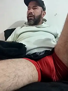 Snapshot of hairyandbigmann chatting on 02.10.26 hairyandbigmann online show from 02.10.26