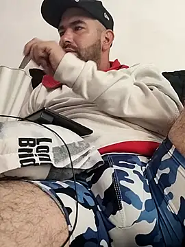 Snapshot of hairyandbigmann chatting on 02.15.26 hairyandbigmann online show from 02.15.26