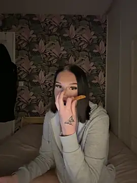 Snapshot of leannabbyy chatting on 02.15.26 leannabbyy online show from 02.15.26