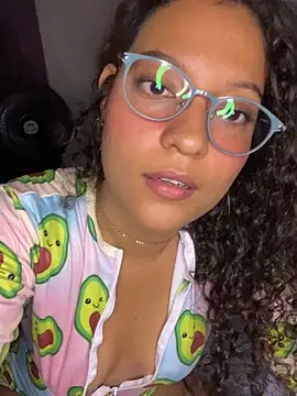 Snapshot of CristalXO chatting on 04.05.26 CristalXO online show from 04.05.26