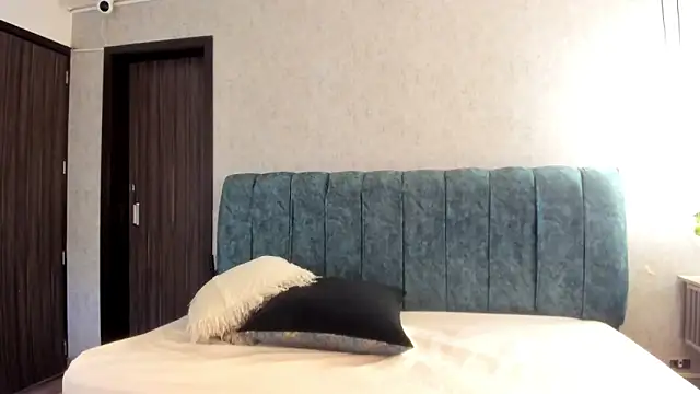 Aleera Walton online show from 04.14.26