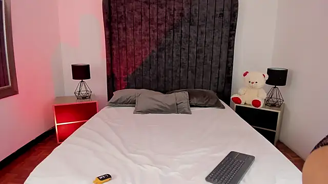Snapshot of Zoe_Banx chatting on 05.23.26 Zoe Banx online show from 05.23.26