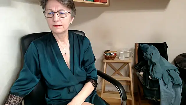 katemodel online show from 12.03.25