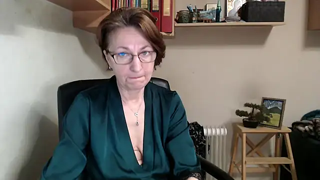 Snapshot of katemodel chatting on 05.27.26 katemodel online show from 05.27.26