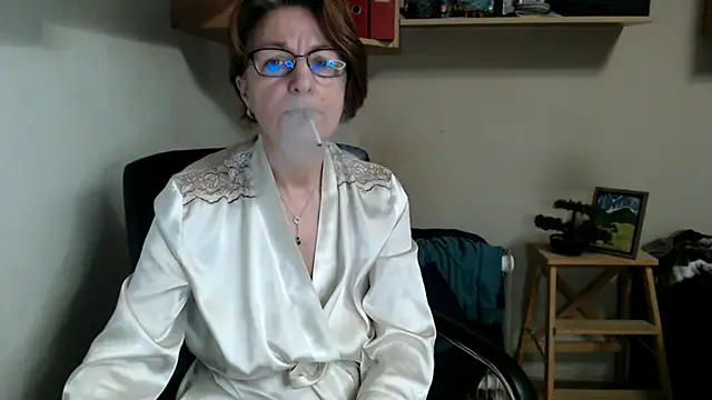 Snapshot of katemodel chatting on 05.28.26 katemodel online show from 05.28.26