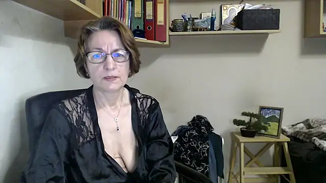 Snapshot of katemodel chatting on 06.06.26 katemodel online show from 06.06.26