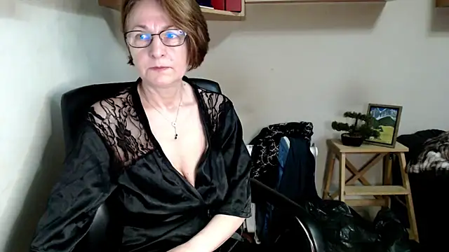 Snapshot of katemodel chatting on 06.10.26 katemodel online show from 06.10.26