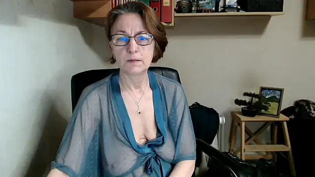 Snapshot of katemodel chatting on 06.13.26 katemodel online show from 06.13.26