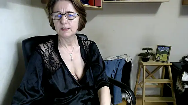 Snapshot of katemodel chatting on 06.16.26 katemodel online show from 06.16.26
